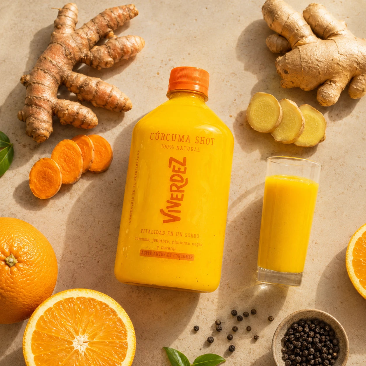 Shot de curcuma con copa de obsequio Viverdez - vista frontal